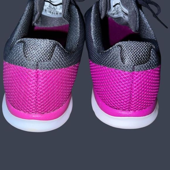 NWOB Women’s NIKE DK GRY/MTLC PLATINUM In-Season TR 6 Training Sneakers Size 9 - Picture 3 of 6